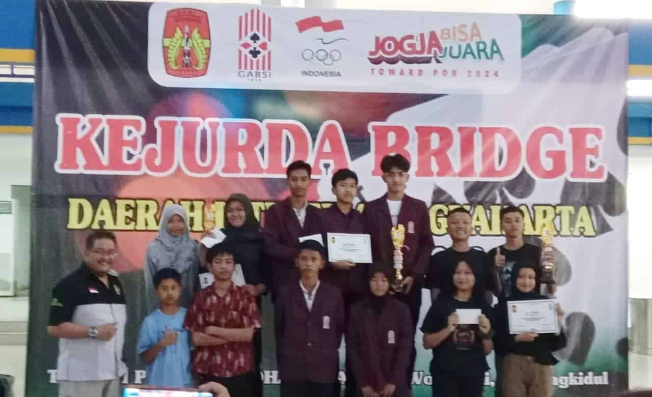 Ikhrom, Siswa MTsN 6 Kulon Progo Raih Juara 1 Kejurda Bridge DIY 2023 ...