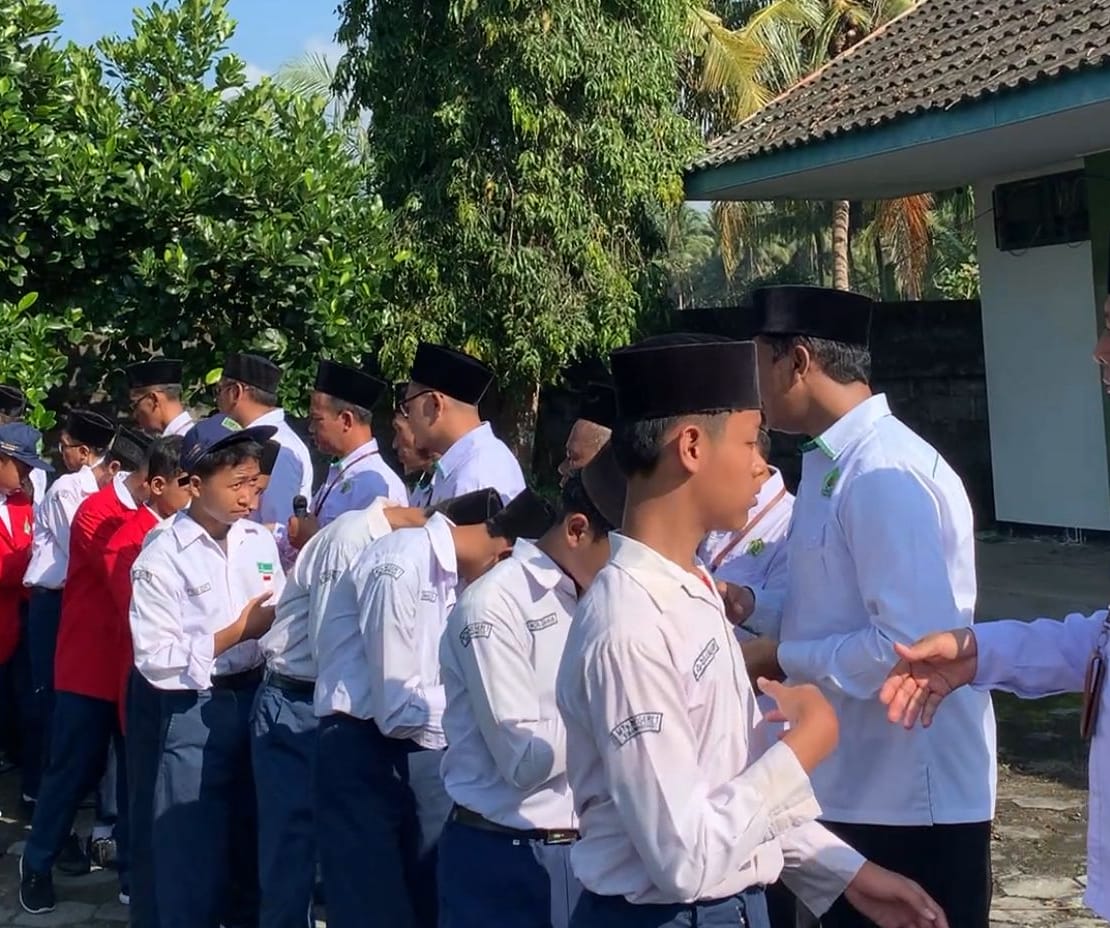 Suasana Hangat Halalbihalal Warnai Kebersamaan Keluarga MTsN 1 Kulon Progo