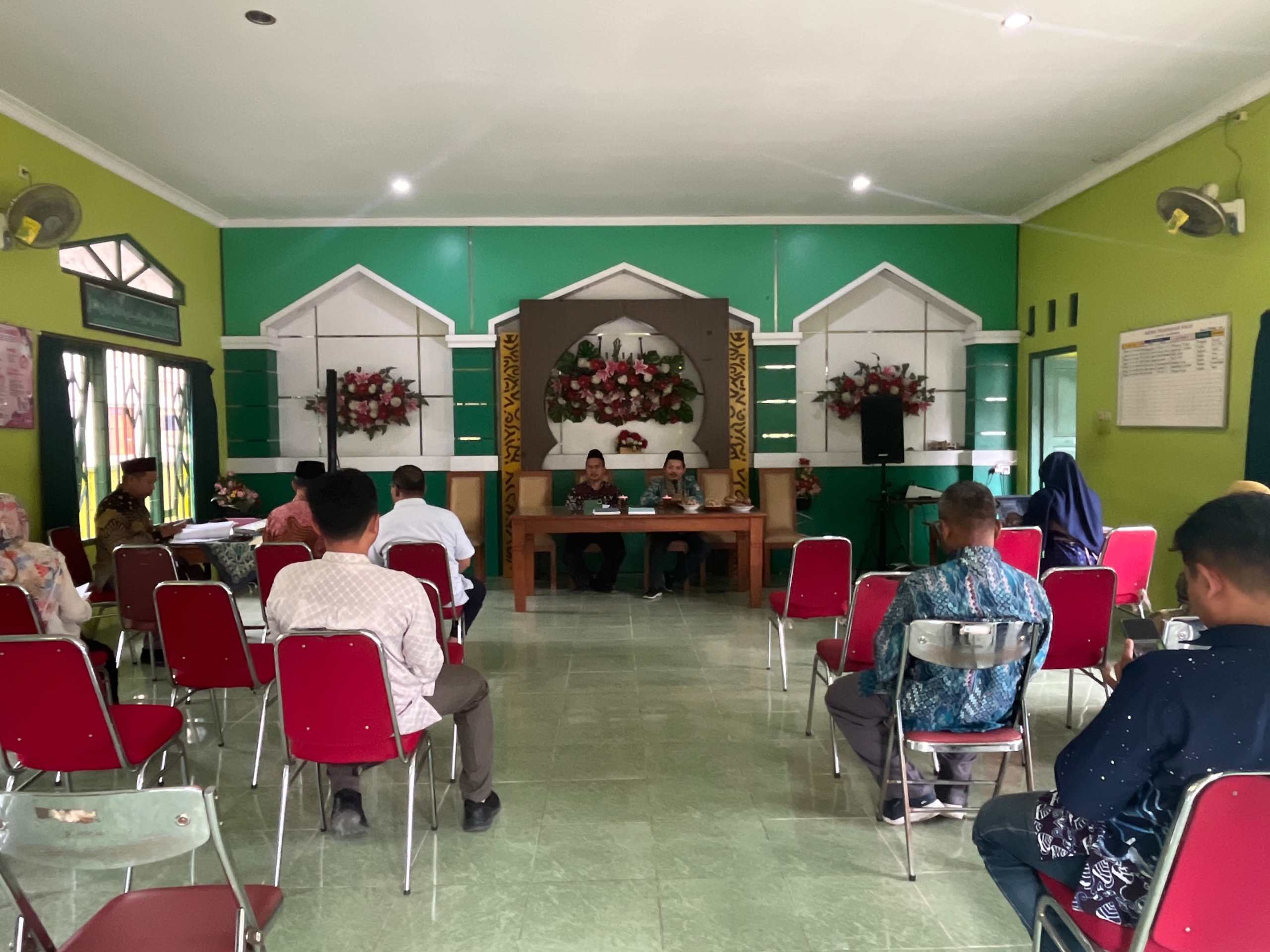 Dokumentasi monitoring dan evaluasi KUA Kalibawang oleh Seksi Bimas Islam Kemenag Kulon Progo