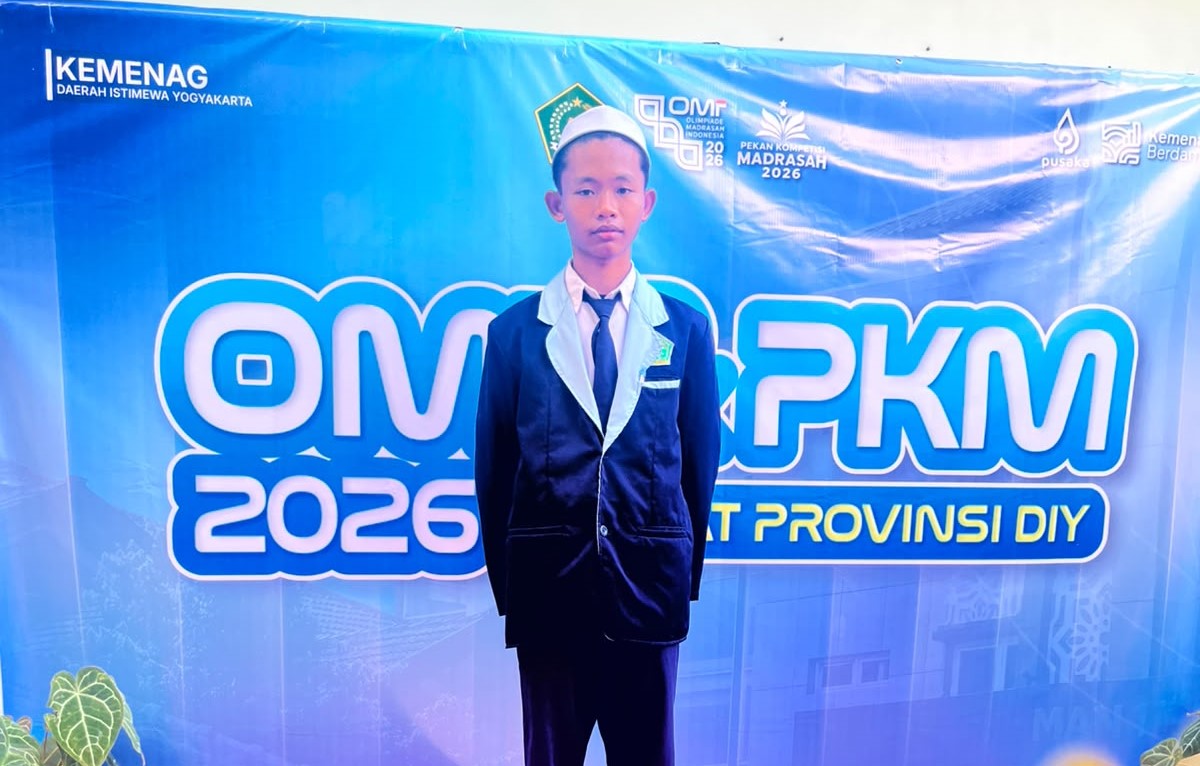 Kulon Progo — Siswa MTs Ma'arif Nurul Haromain berhasil menorehkan prestasi membanggakan dalam ajang Olimpiade Madrasah Indonesia (OMI) tahun 2026 yang diselenggarakan oleh Kementerian Agama (Kemenag). Hal tersebut disampaikan oleh Kepala Madrasah Supriyono Ahmad Syauqi, S.TP diruang kerjanya.